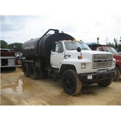 1986 FORD F800 T/A WATER TRUCK