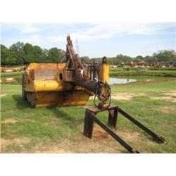 HYDRAULIC PULL PAN W/JOHN DEERE 648G SKIDDER