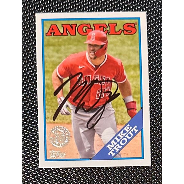 Mike Trout AUTOGRAPHED Card