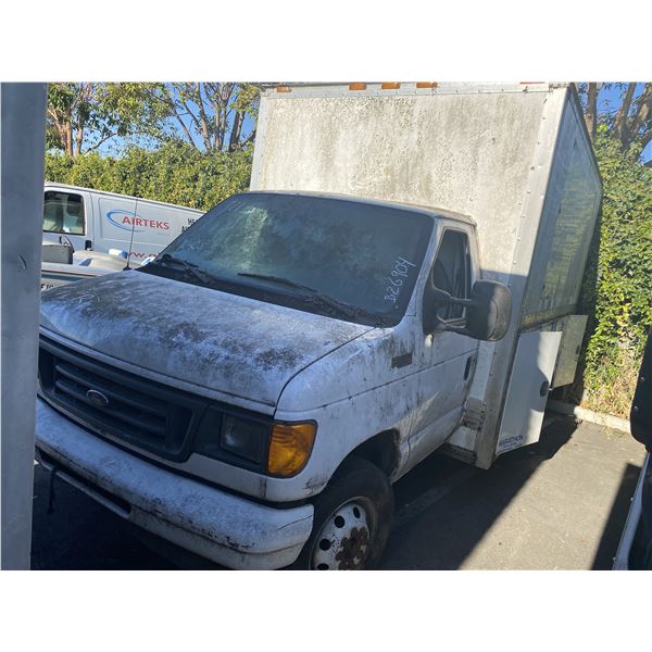 2004 Ford E-350