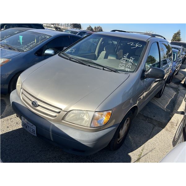 2001 Toyota Sienna