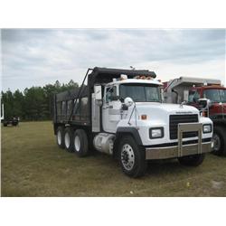 1999 MACK RD690S TRI-AXLE DUMP