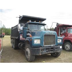1979 MACK R686ST T/A DUMP