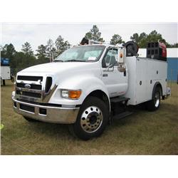 2004 FORD F650 SERVICE TRUCK