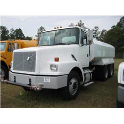 1995 WHITE GMC T/A WATER TRUCK