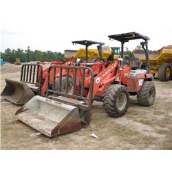 KUBOTA R520 RUBBER TIRED LOADER