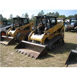 CAT 257B SKID STEER LOADER