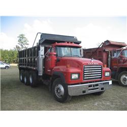 1994 MACK RD690S TRI-AXLE DUMP