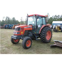 KUBOTA M000 FARM TRACTOR