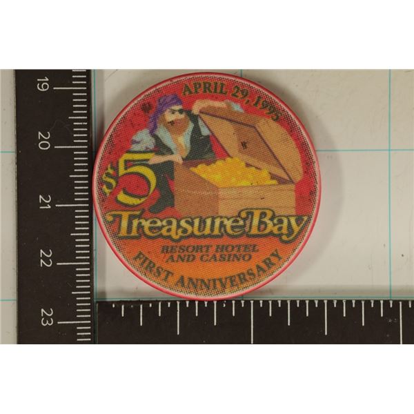 1995 $5 TREASURE BAY CASINO CHIP 1ST ANNIVERSARY