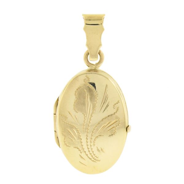 Classic Italian 14k Yellow Gold Engraved Floral Work Oval Locket Pendant