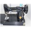Image 7 : Singer Featherweight 3-110 Sewing Machine w/ Case, Controller & Accessories