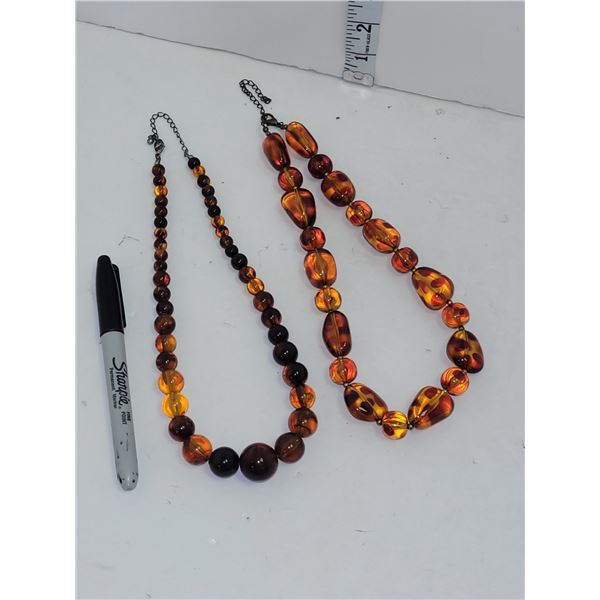 Lot of 2 Vintage Necklaces