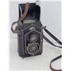 Image 8 : Vintage Zeiss Ikon Ikoflex Camera with Leather Strap