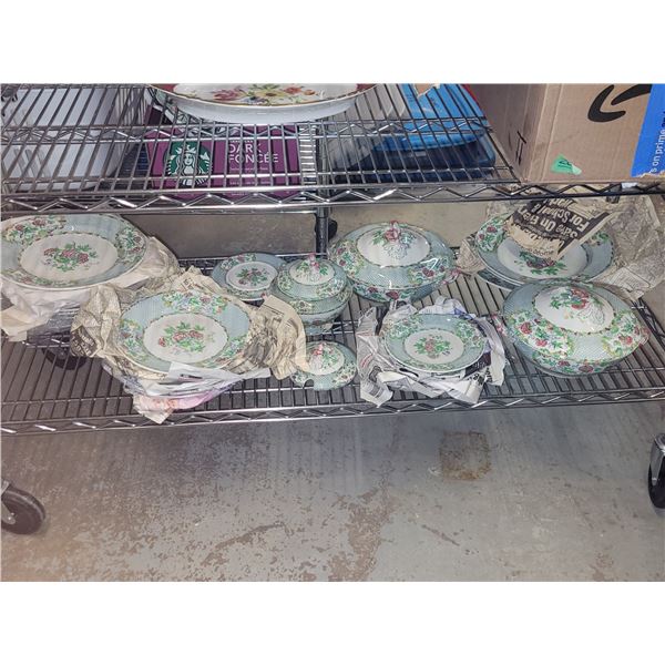 Antique 31 pcs Copeland Spode Dish Set (signs of wear, crazing, cracks, damage)