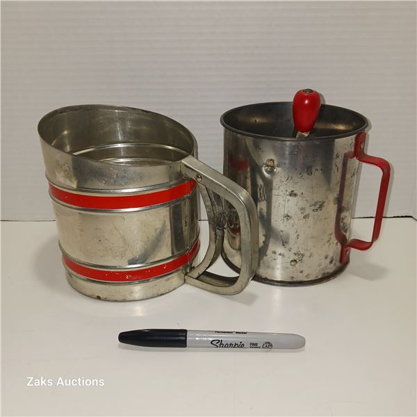 Vintage 1960's Sift-Chine Flour Sifter Made in USA & Flour sifter, Rustic Primitive Kitchen