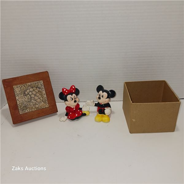 Vintage 1970's Mickey And Minnie Mouse Disney Salt & Pepper Shakers