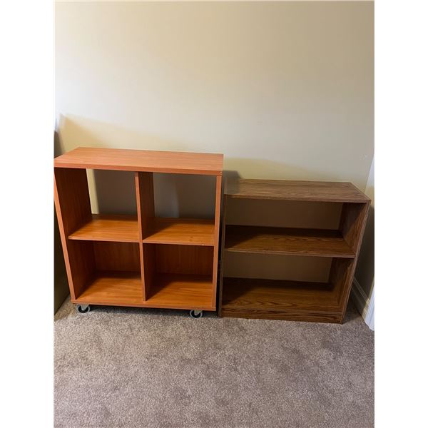 2 Bookshelfs