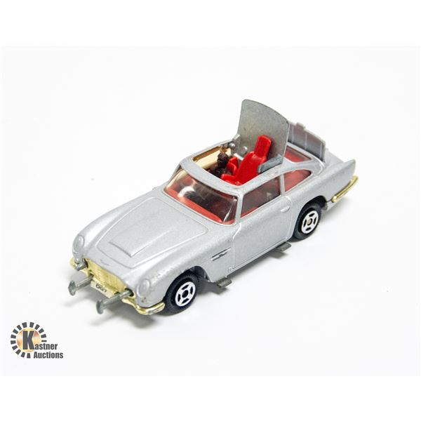 CORGI JAMES BOND ASTON MARTIN CAR W GADGETS