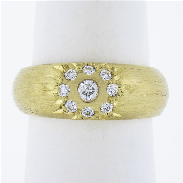 MAZ 14k Yellow Gold 0.27 ctw Star Pave Set Diamond Cluster Textured Band Ring