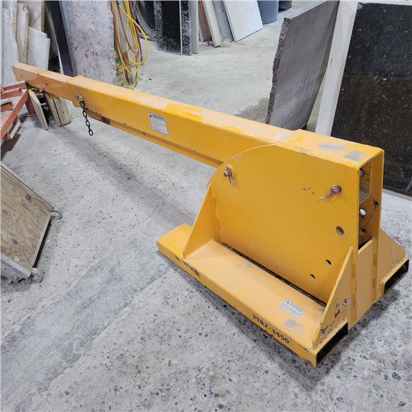 Aardwolf adjustable forklift jib, 600-3,000 kg. Must stay until all slabs are loaded.