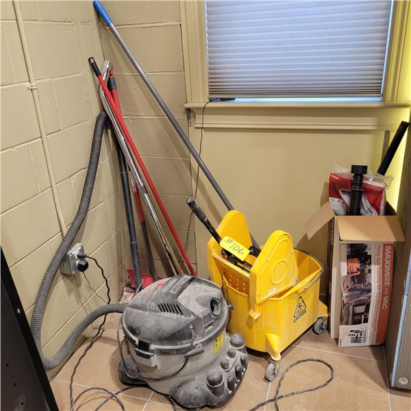 Mop & mop pail, shop vac & attachments