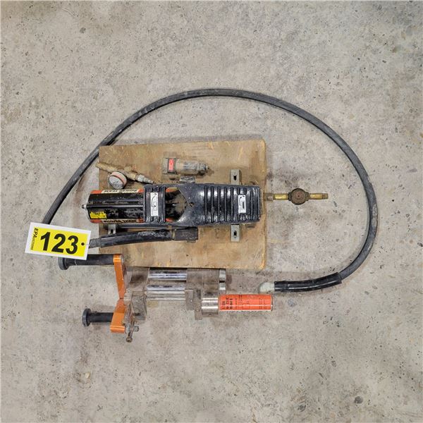 Pneumatic stone chisel