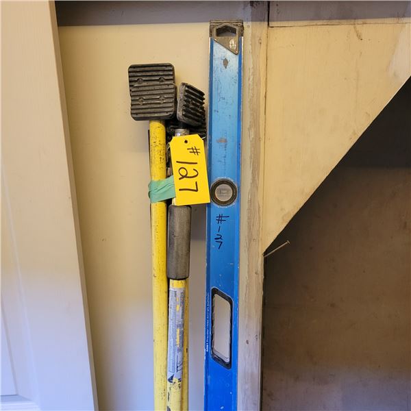 6 ft alum. Level, 4- Telescoping support rods