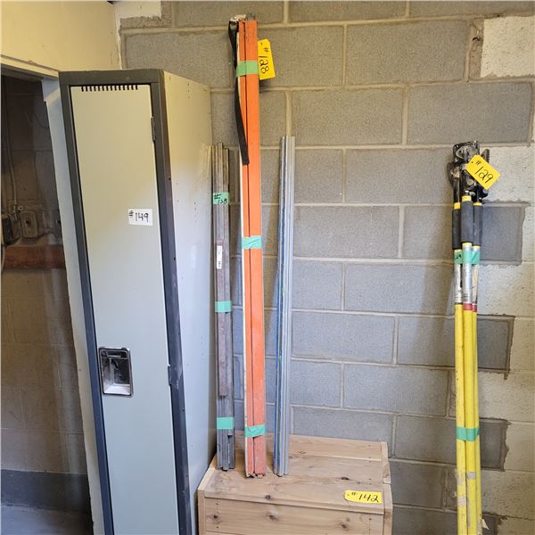 Approx. 6- Steel square tube, 6ft x 3/4 in x 3/4 in, 3- A-frame cart braces c/w 1- strap (2 straps a