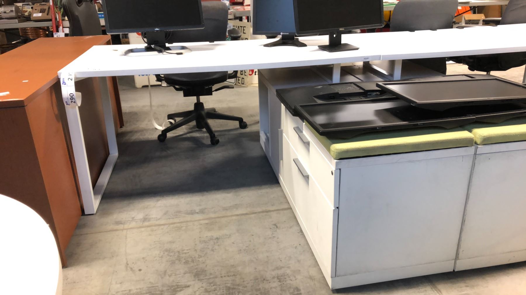 Rh Computer HERMAN MILLER WHITE 60