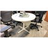 Image 1 : WHITE 36" ROUND TABLE