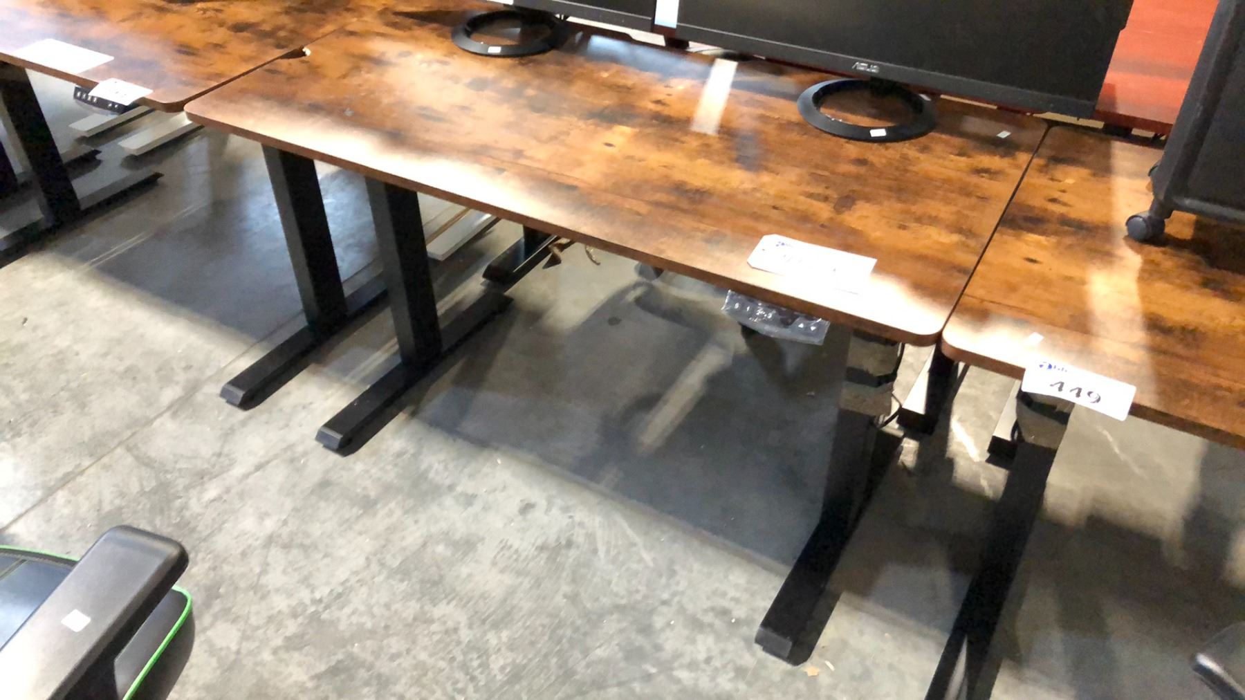 4' X 2' RUSTIC PINE ELECTRIC SIT/STAND COMPUTER TABLE (DAMAGED TOP ...