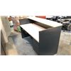 Image 2 : MAPLE/GREY 72" X 36" RECEPTION DESK