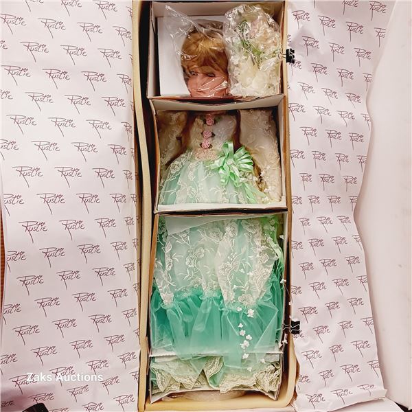 Collector Boxed Doll - # 0031/1000 - Rustie