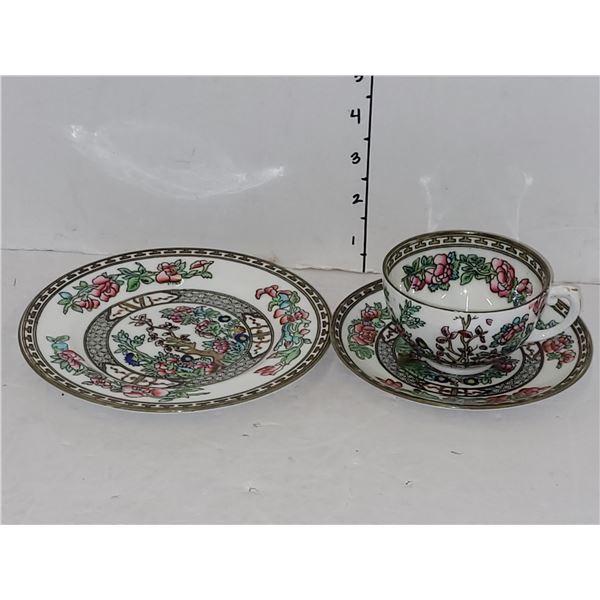 Teacup & Saucer & Dessert/Bread Plate