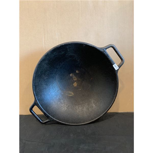 14 Inch Lodge Cast Iron Stir Fry Wok