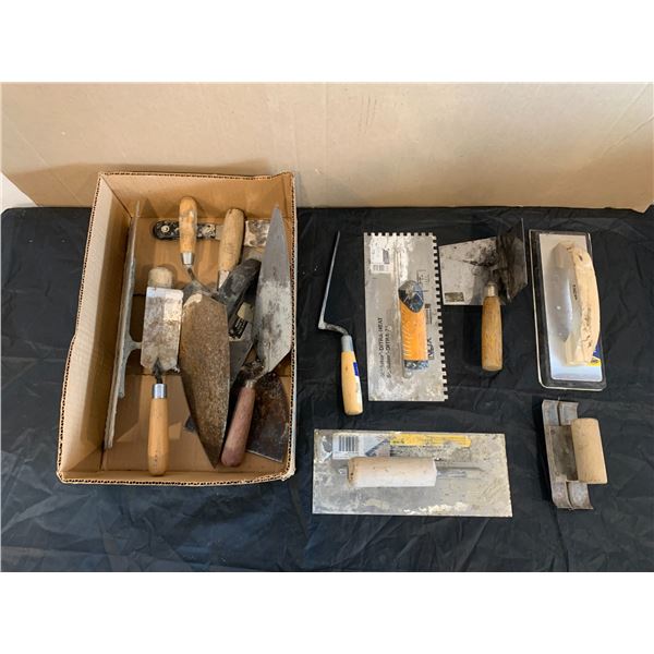 Lot of 14 Assorted Trowels
