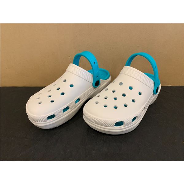 Womens Size 39 - Womens Clogs / Crocs