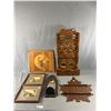 Image 1 : Nice Lot of Vintage Décor Items including, Pictures, Wall Hangings etc