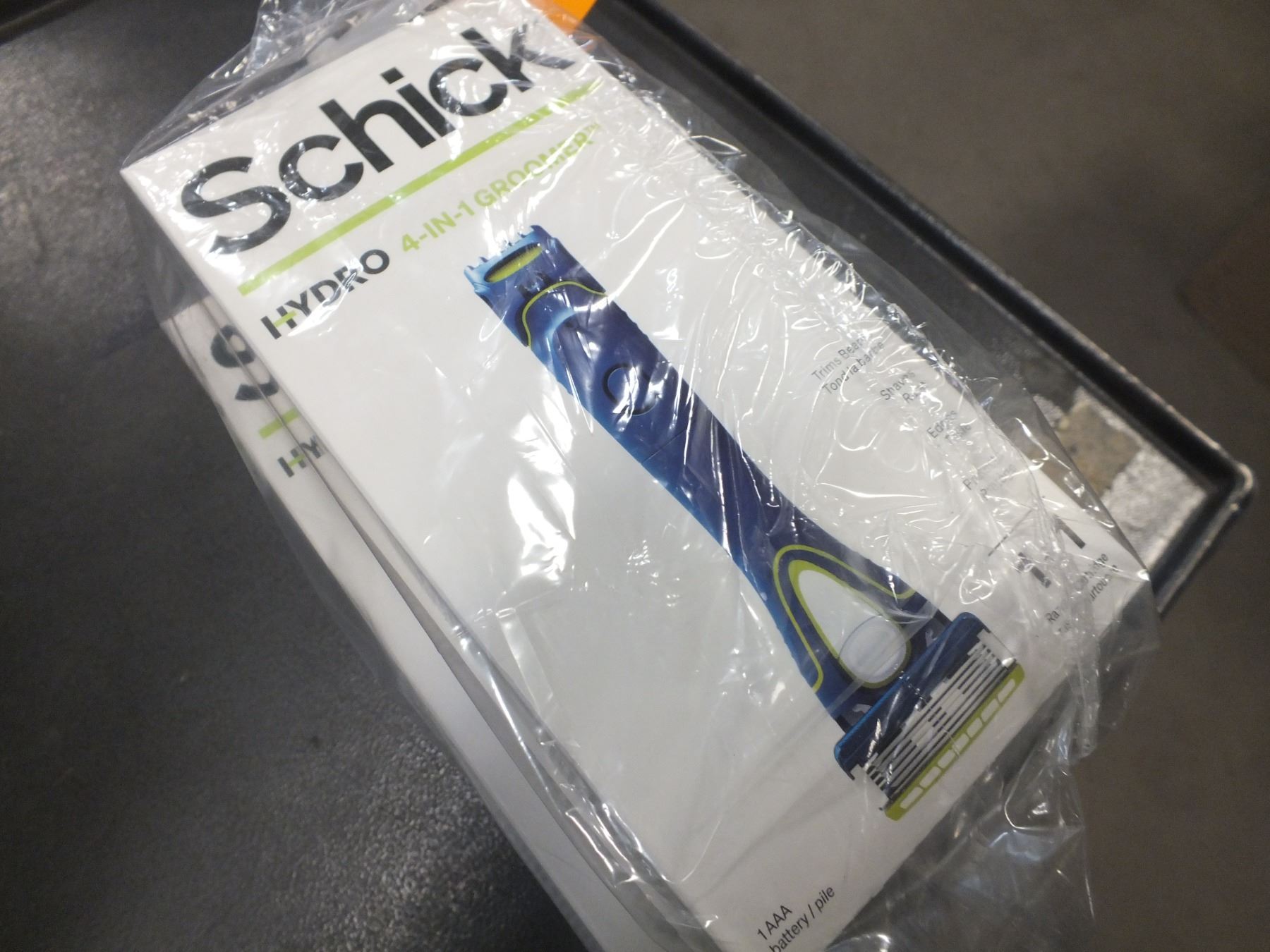 Schick Razor Battery 3 Ladies Schick Razor's w/ Batteries