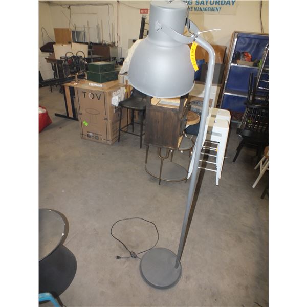 Floor lamp