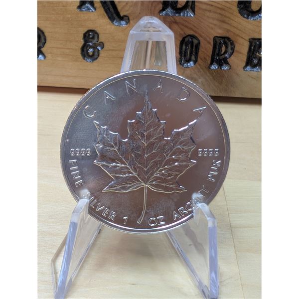 Lot 2-1) 1 oz Canadian Maple 2013 Silver