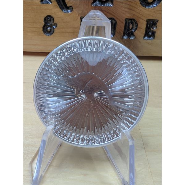 Lot 3-1)  1 oz Australian Kangaroo silver coin