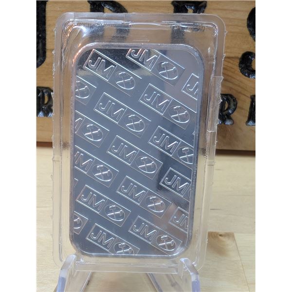 Lot 4-1) 1 oz Johnston Matthey silver bar