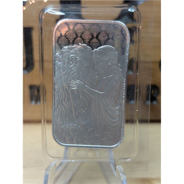 Lot 6-1) 1 oz  Una the lion silver bar