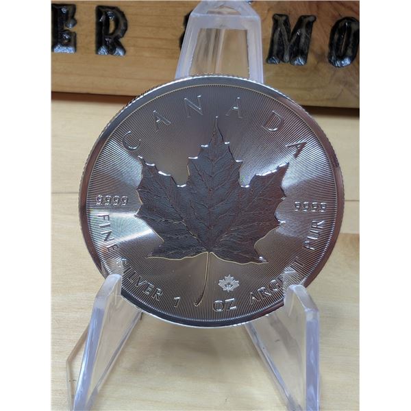 Lot 29-1) 1 oz Canadian Maple 2025 Silver