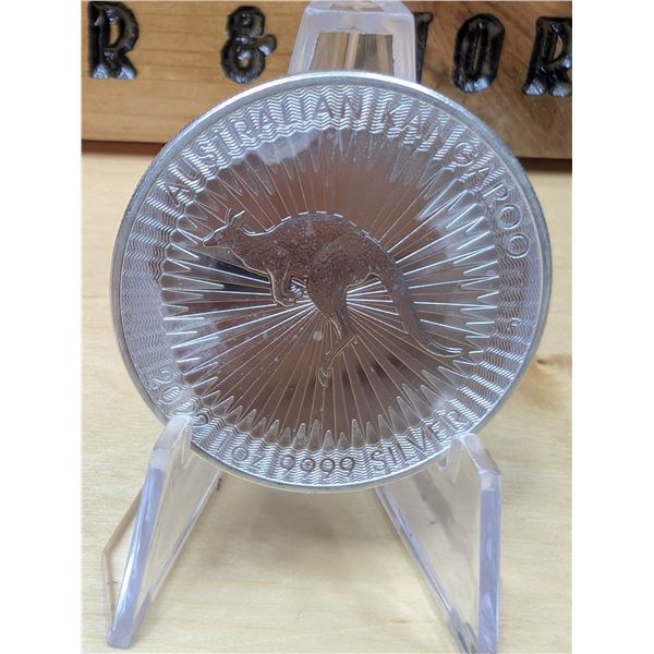 Lot 36-1) 1 oz Australian Kangaroo silver coin