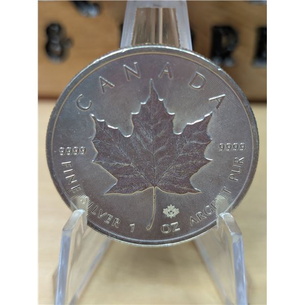 Lot 65-1) 1 oz Canadian Maple 2013 Silver