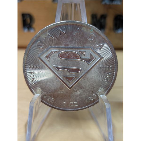 Lot 71-1) 1 oz Superman Canadian round