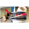 Image 2 : BLACK BANDING CART WITH 3 EXTRA ROLLS OF PLASTIC BANDING, 2 BOXES OF GALVANIZED 1/2" OPEN SEAL